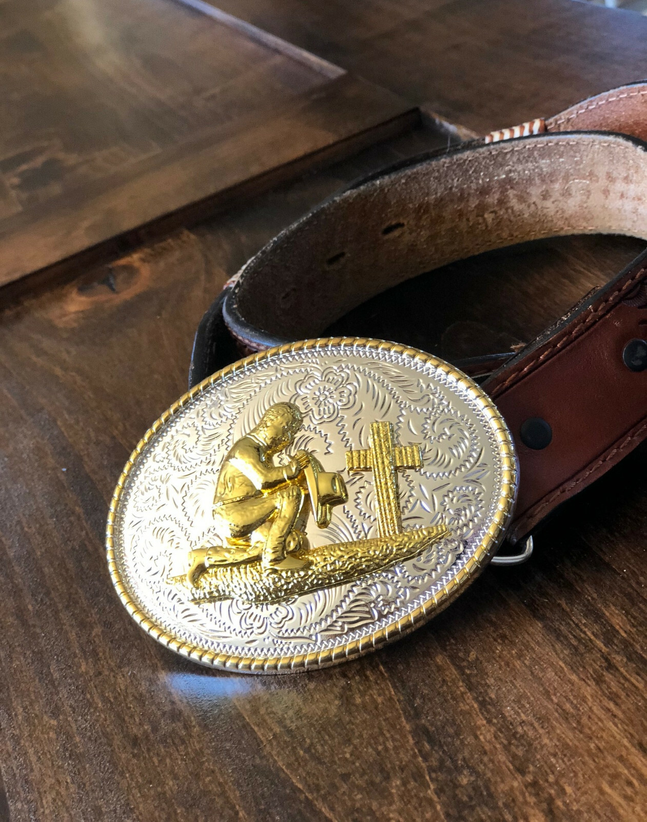 Large Oval Christian Praying Cowboy Buckle 3D Cowboy & Cross FREE SHIPPING!!!!