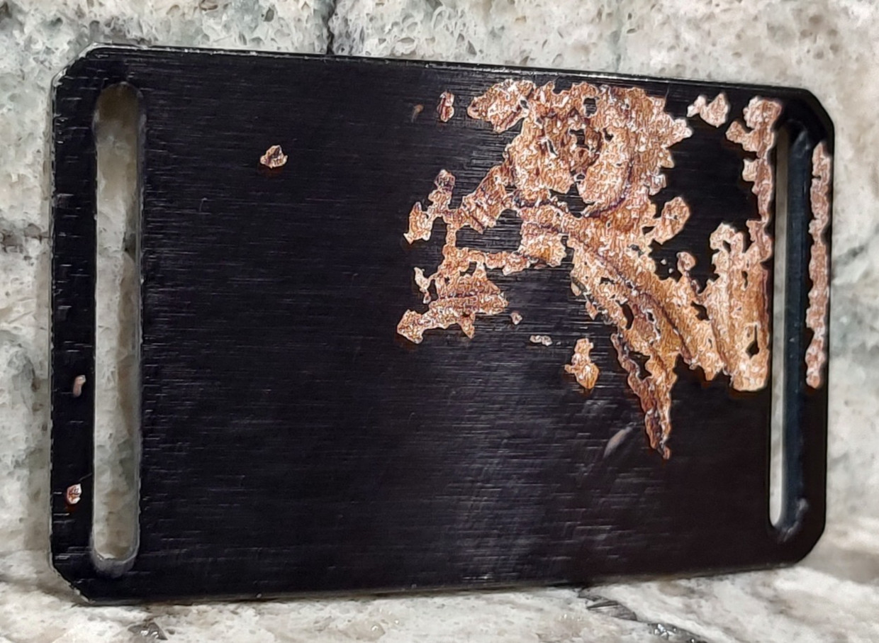GRIP6 BELT BUCKLE – CRAFTSMAN BURL WALNUT WOOD LOOK – 1.5 INCH WIDE – damaged
