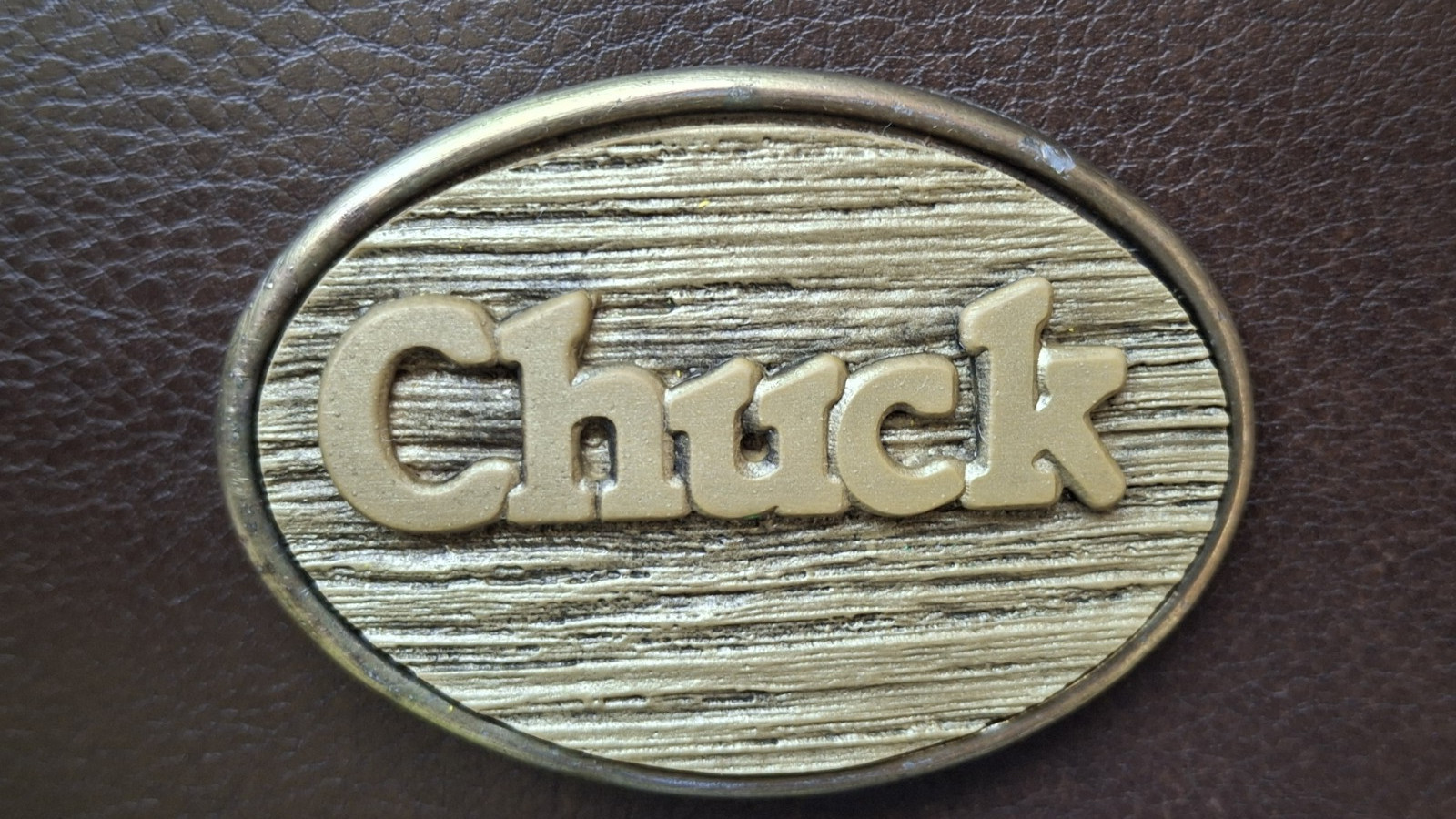 CHUCK « NAME » BELT BUCKLE BY ODEN- GW-13