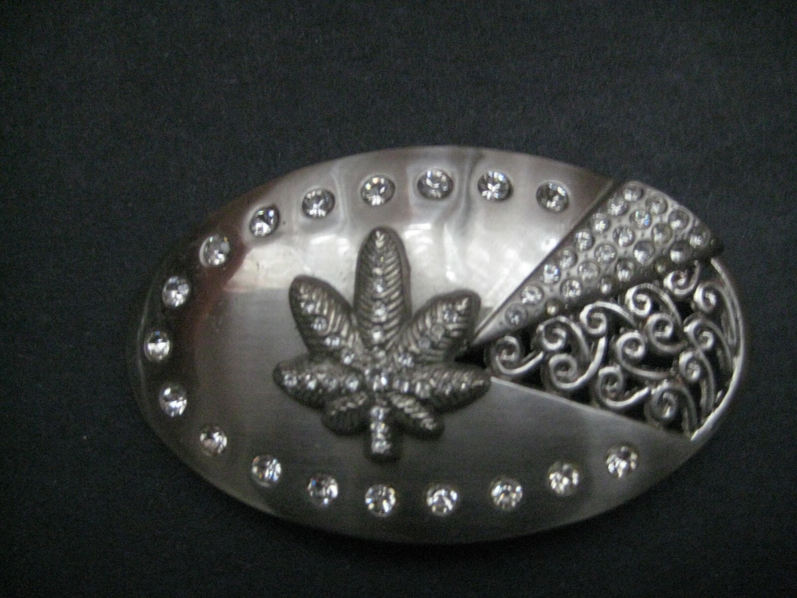 Silver Pot Leaf with with pot Rhinestones Design belt buckle