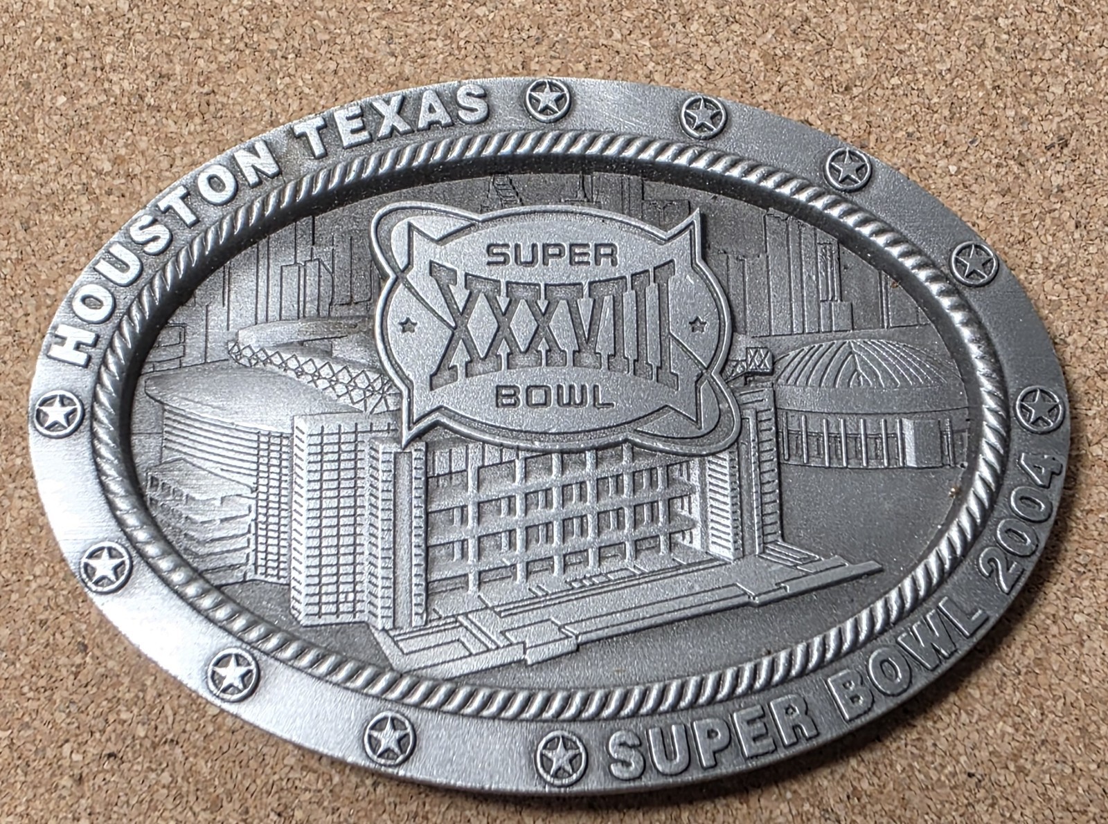 Super Bowel 2004 Houston Texas Pewter 2 1/2&Prime; X 3 1/2&Prime; Oval Belt Buckle