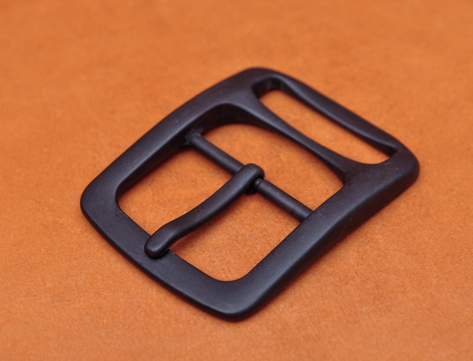 1-1/2&Prime; Heavy Duty Solid Black Matte Center Bar Leather Belt Buckle Replacement