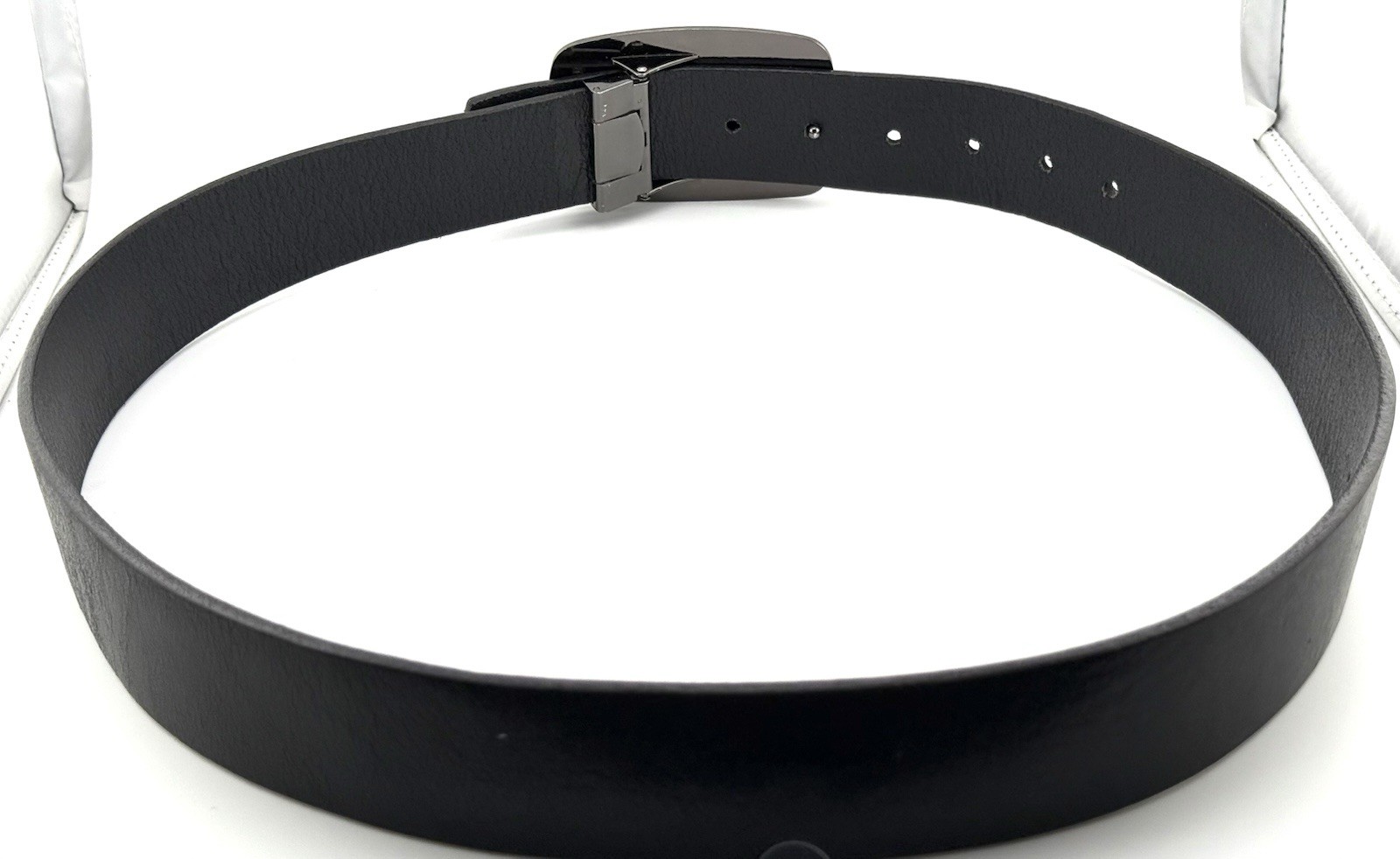 Preview Premium Italian black leather belt featuring a Stingray skin buckle
