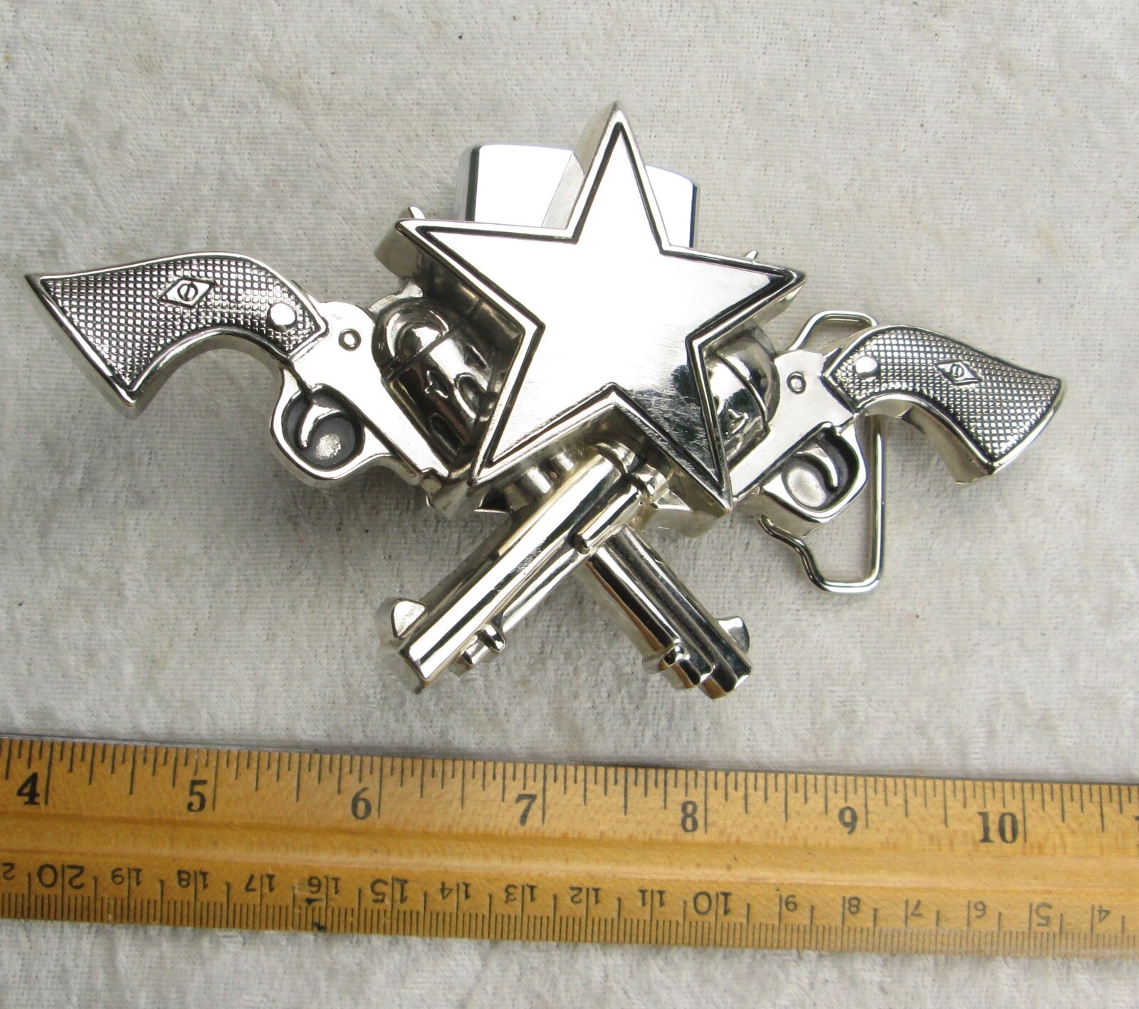 Rock Rebel 2 Revolvers 1 Star Belt Buckle Lighter Holder Pistols Buckle