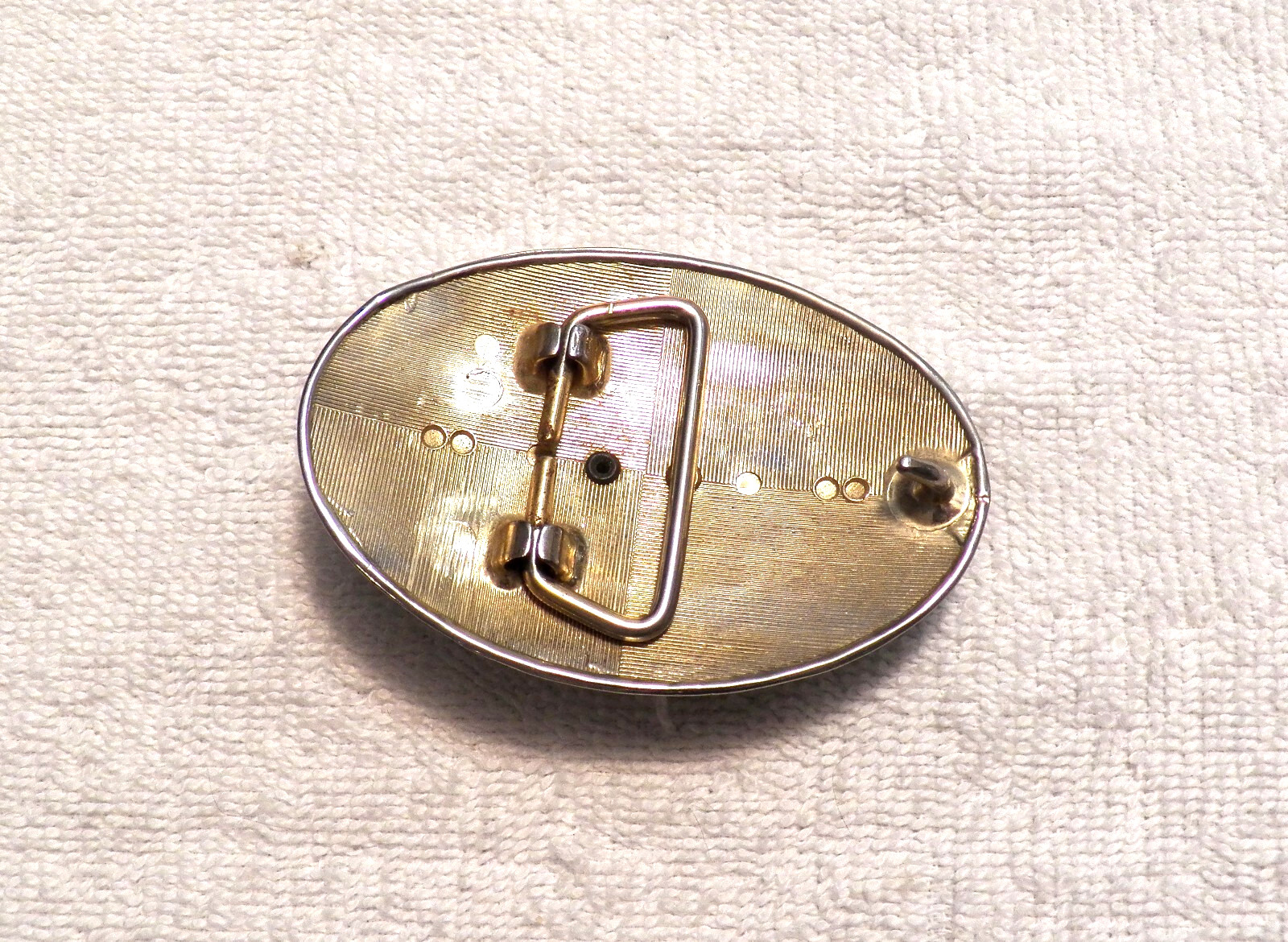 VINTAGE BELT BUCKLE UNIQUE OVAL DECORATIVE DESIGN COSTUME STONE GOLD TONE BB16