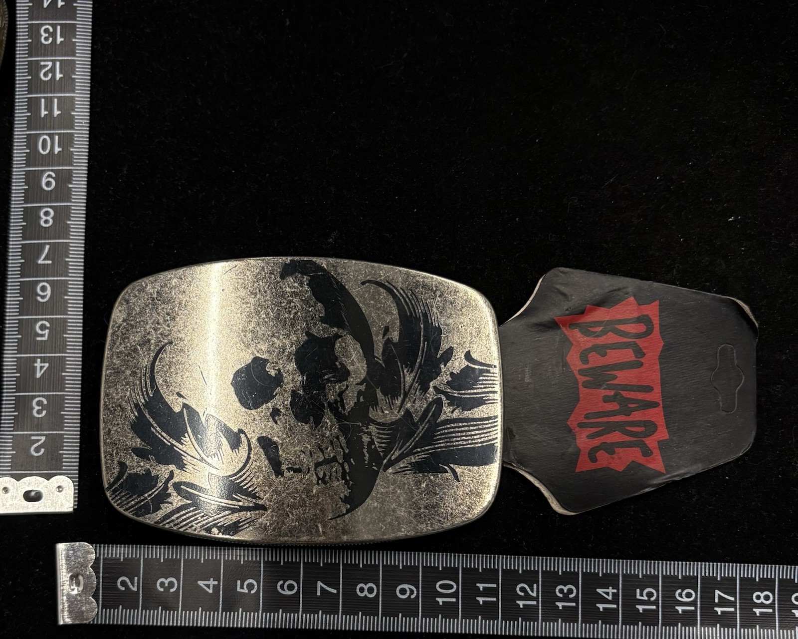 Vintage punk silver tone belt buckle dark etched skull design RARE