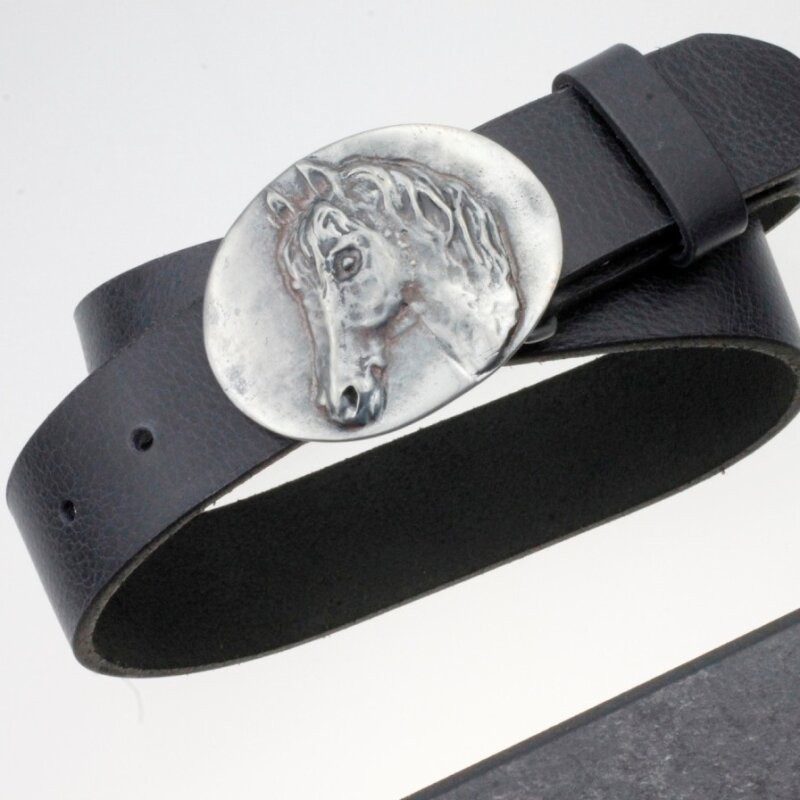 Horse Head Belt Buckle With Detailed Design In Antique Silver Finish