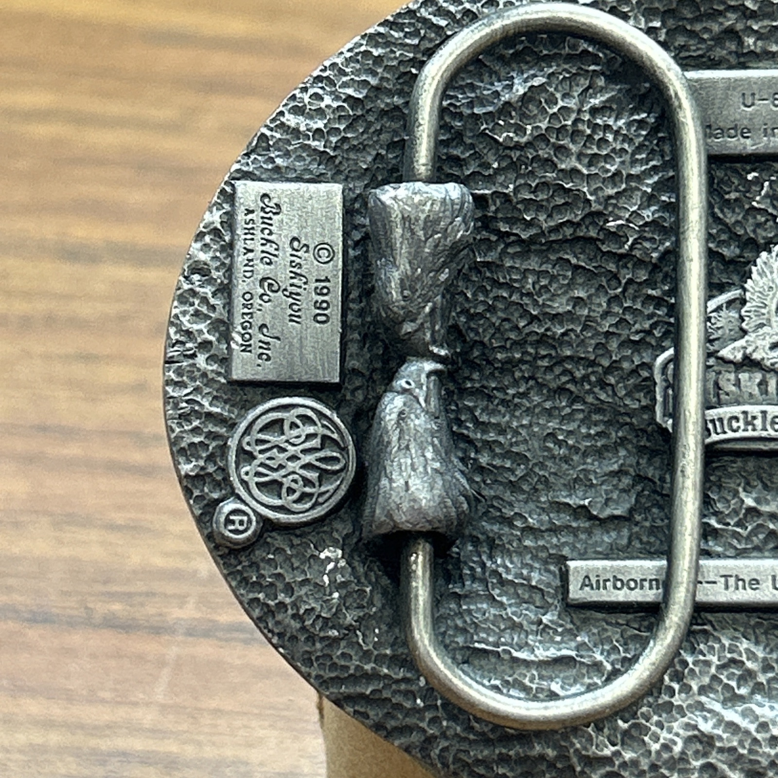 Siskiyou Pewter US Military Airborne Belt Buckle Oval 1990 USA Parachute