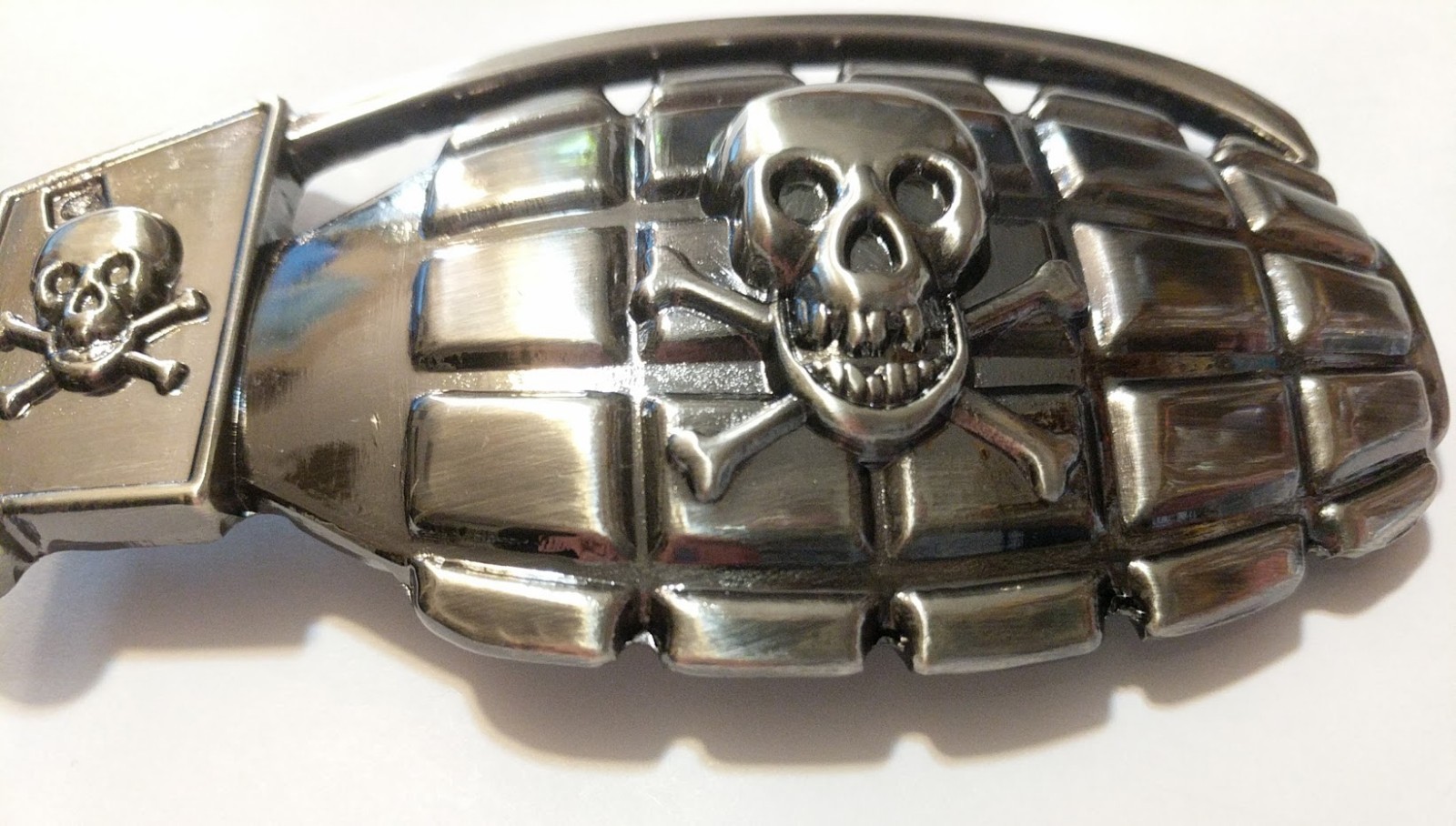 ♈ SKULL GRENADE Pirate ♈ Gun Metal Color large 4.6&Prime;x 2.5&Prime; Skeleton Belt Buckle