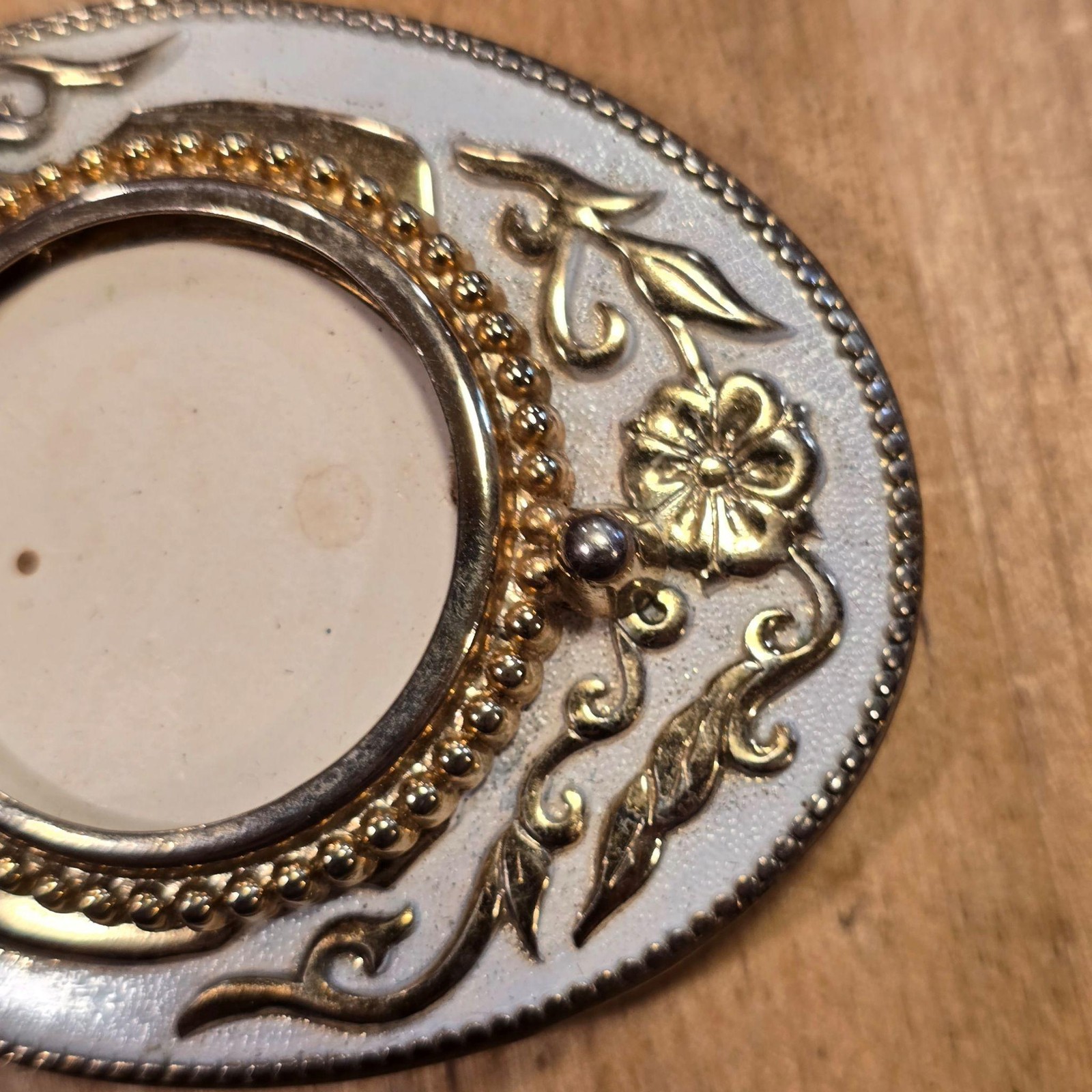 Floral Scroll Photo Holder Belt Buckle Mens White Gold Western Metal Oval