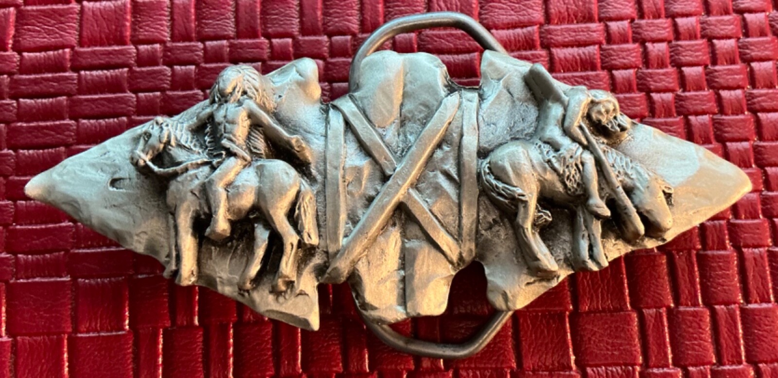 1993 New Vintage GAP Tomahawk Battle Ax Arrowhead Mens Indian Belt Buckle