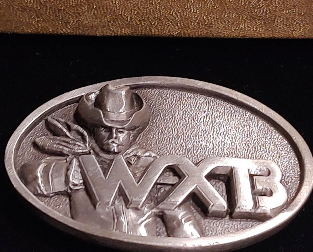 (27)Vintage 1985 Idea Craft Limited Edition Silvertone Belt Buckle WXB 3&Prime;x2.2&Prime;