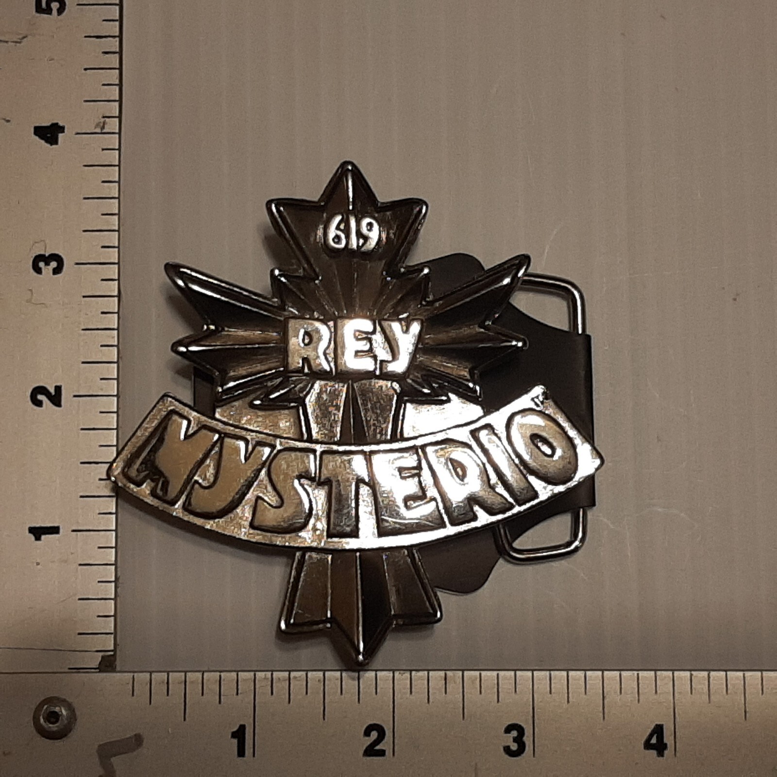 SILVER (IN COLOR) WWE WWF WRESTLING REY MYSTERIO Metal Belt Buckle
