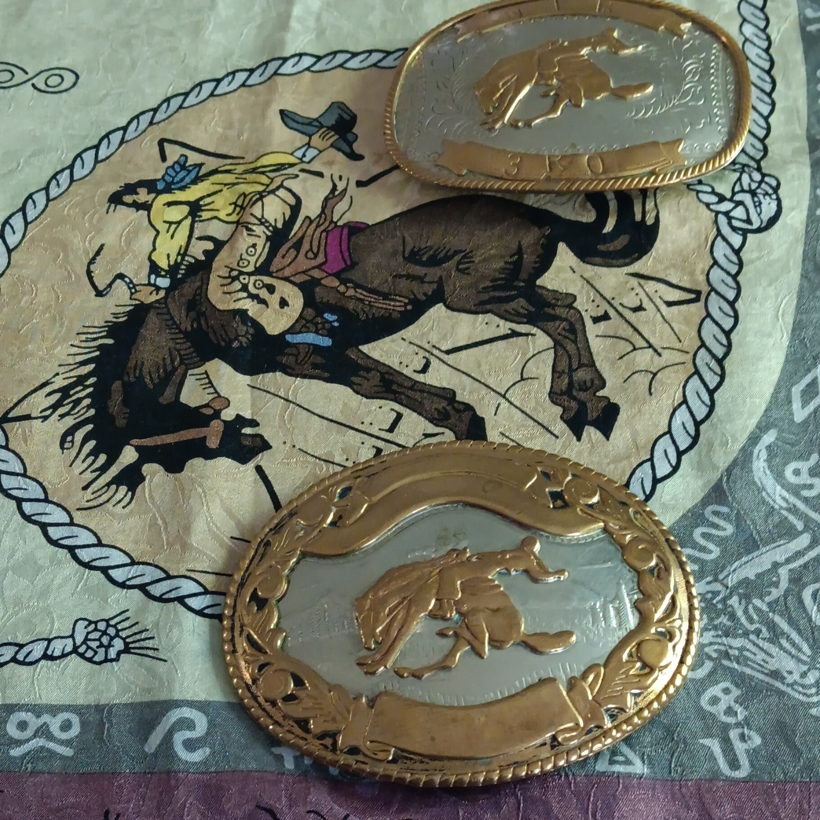 Men&rsquo;s Western Oval Belt Buckle Floral Engraved 2-Tone Antique 1.5in MPN 1973