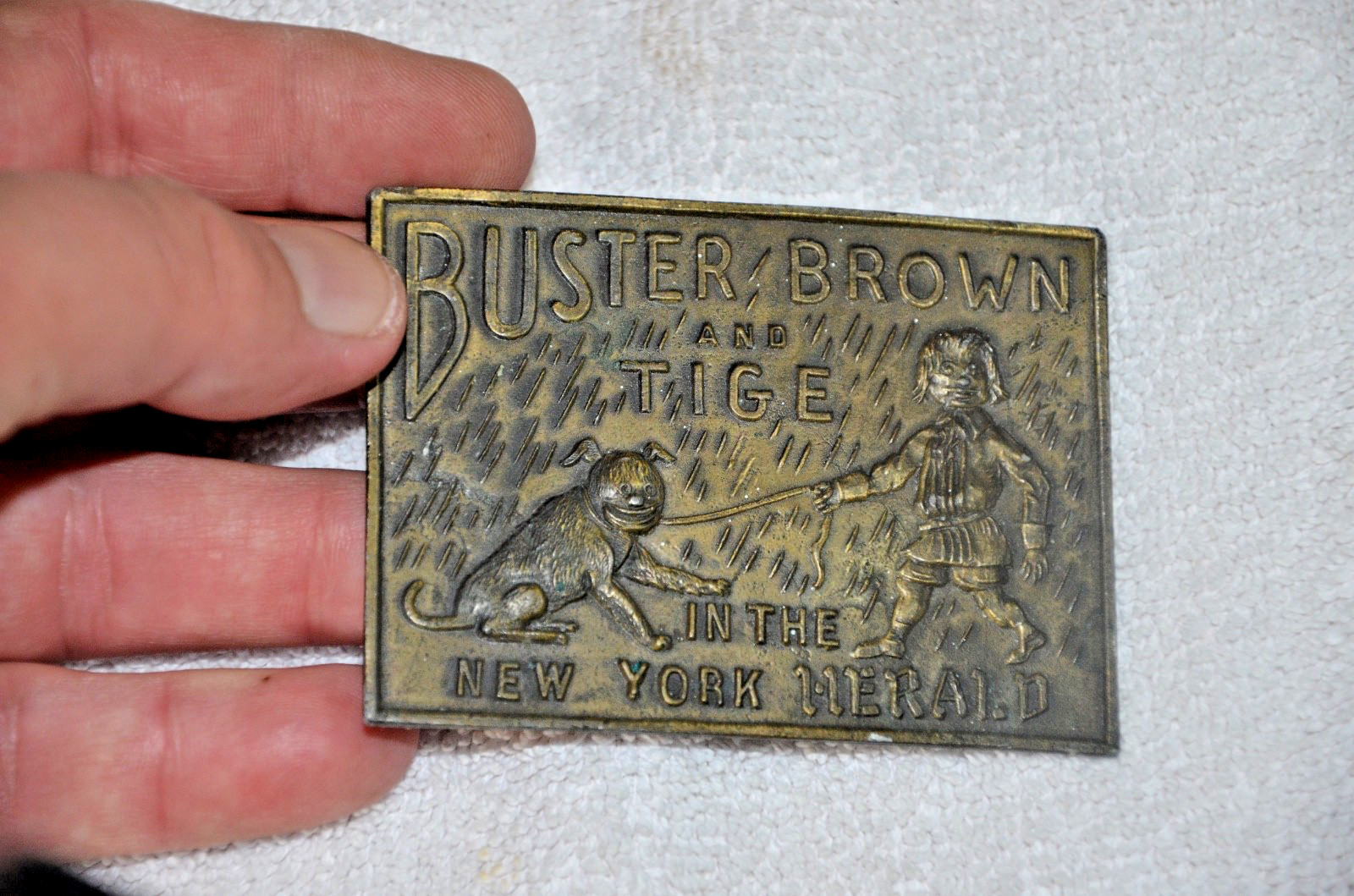 VINTAGE BUSTER BROWN AND TIGE BELT BUCKLE – HEAVY BRASS