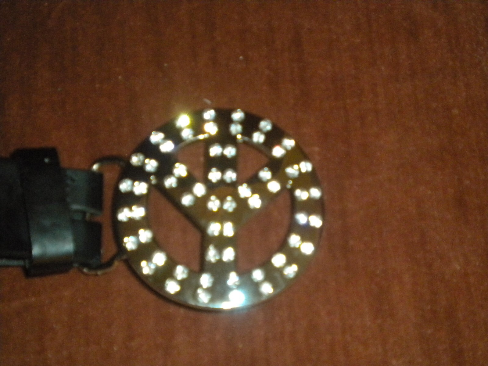NEW FASHION ROUND SILVER BUCKLE WITH A PEACE SIGN AND CLEAR STONES ONLY BUCKLE