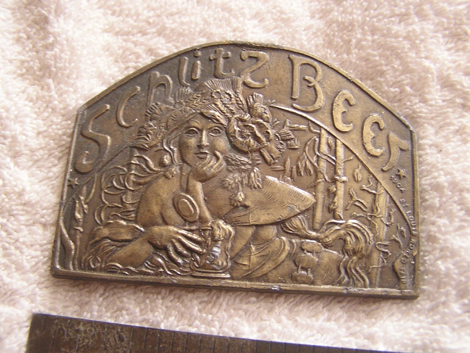 Vintage Schlitz Beer Belt Buckle Art Nouveau Woman N-168