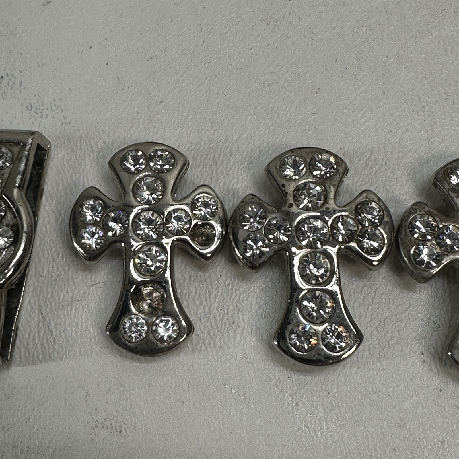 Western Buckle 6 Pc Set Silver Tone Metal Rhinostone Fleur de Lis Keep Tip