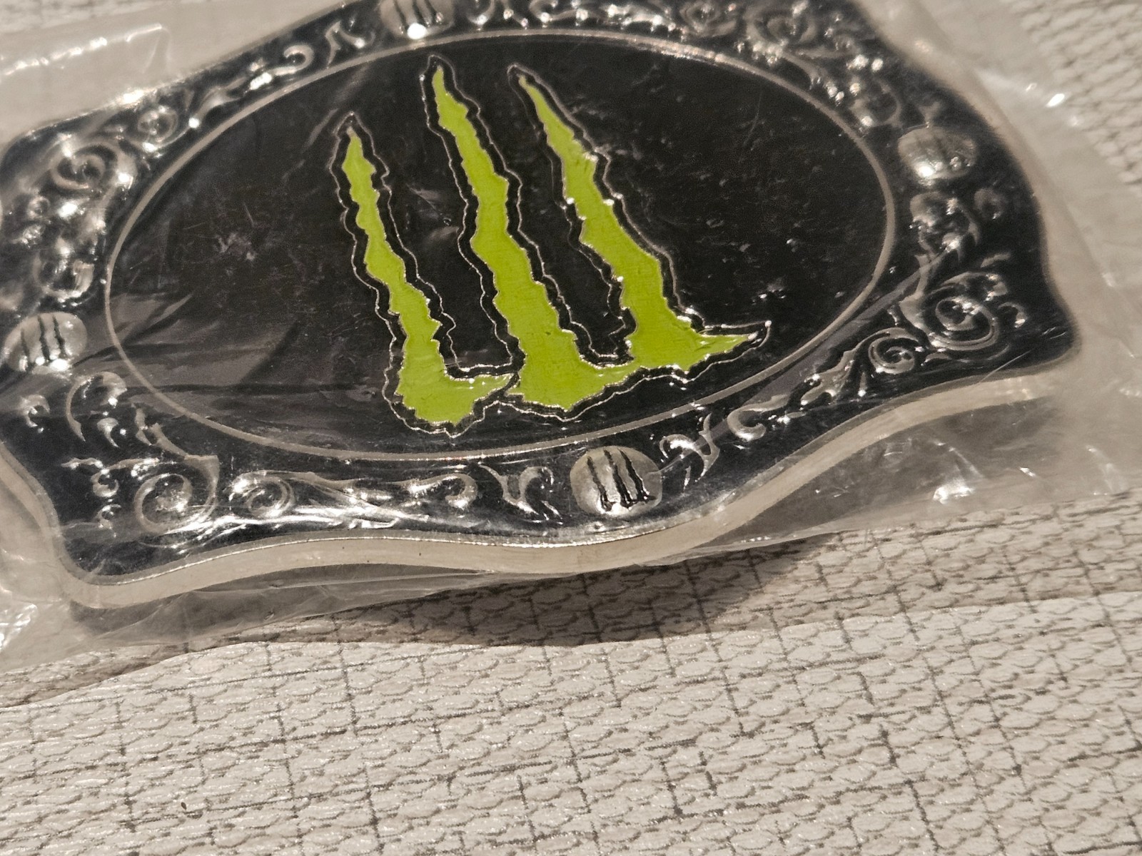 B2 New In Sealed Packaging Monster Energy Drink Belt Buckle- 4 1/4&Prime; Wide Oval