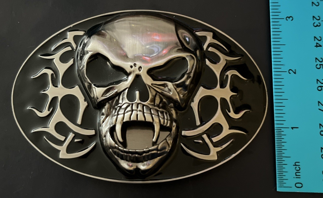 Skull w/ Fangs Belt Buckle Silver Toned with Black Enamel Vampire 🧛