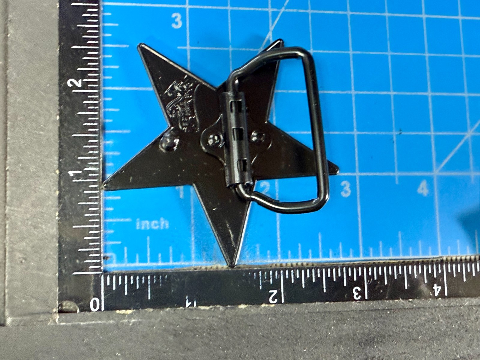 Star Shaped Buckle Rage – Clear Rhinestone Covered Black Metal Belt Buckle