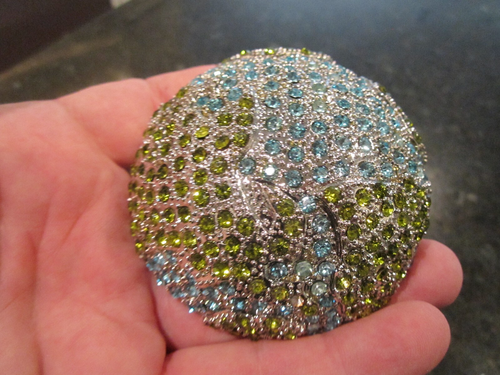 HALF BALL DESIGN BELT BUCKLE COVERED IN BLUE & GREEN SPARKLING CRYSTALS – GW-17