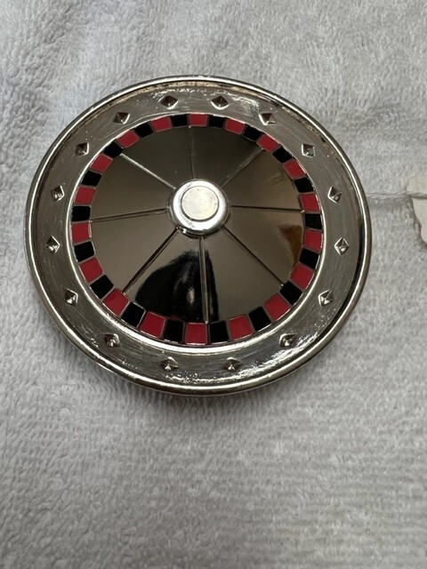 ROULETTE WHEEL (REALLY SPINS) GAMBLING BELT BUCKLE BRAND NEW!