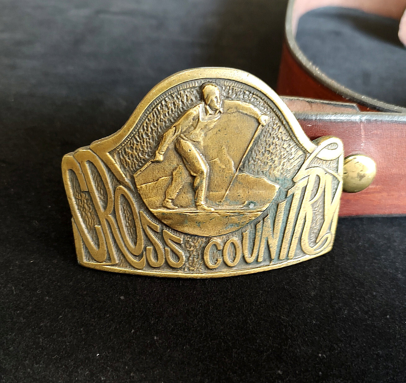 Vintage Cross Country Skiing Metal Belt Buckle and Leather Belt 32&Prime; – 37&Prime;