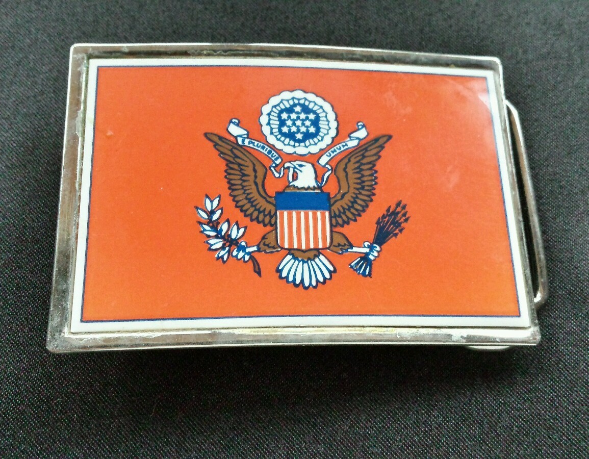 UNITED STATES SEAL EAGLE STARS & STRIPES RED BACKGROUND BELT BUCKLE