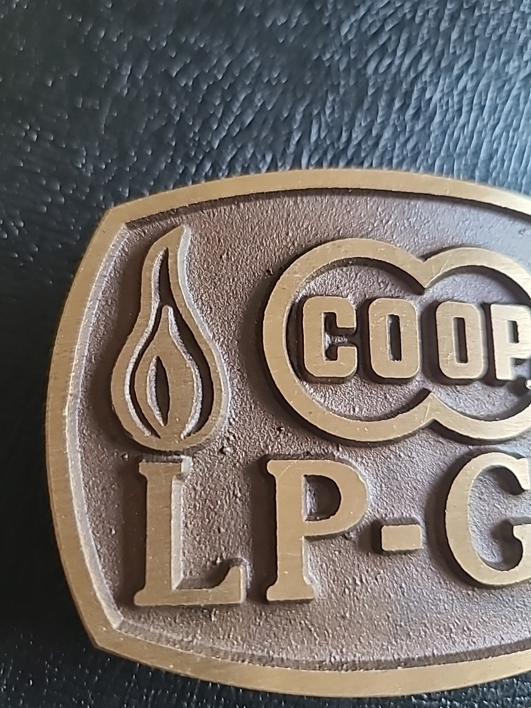 Vtg Coop LP-Gas Metal Belt Buckle Brown/Rust Color 3&Prime;x 2 1/4&Prime; Country Cowboy