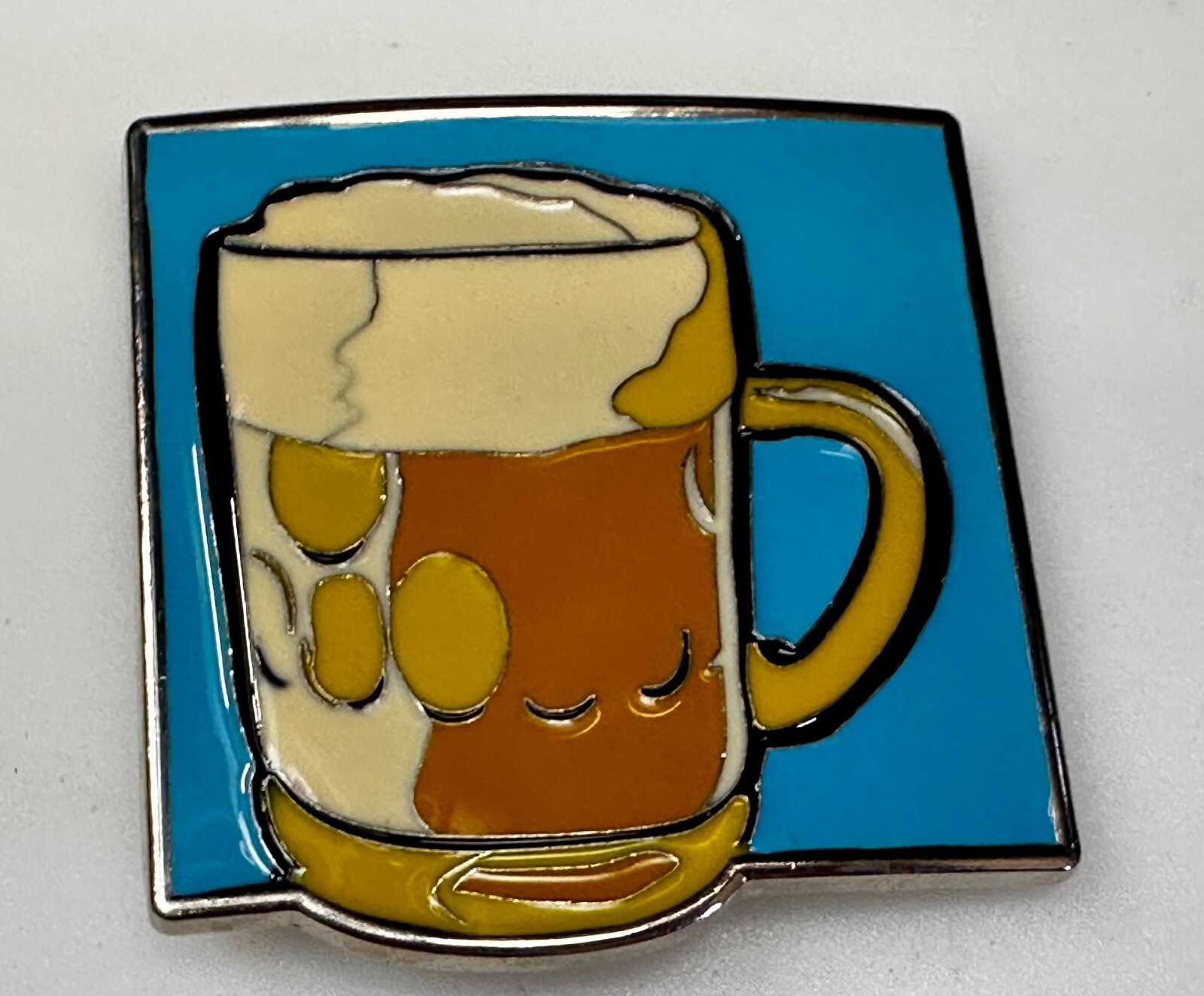 Drinking Glass Beer Mug Overflowing Beer Novelty Bar Gag Gift Belt Buckle