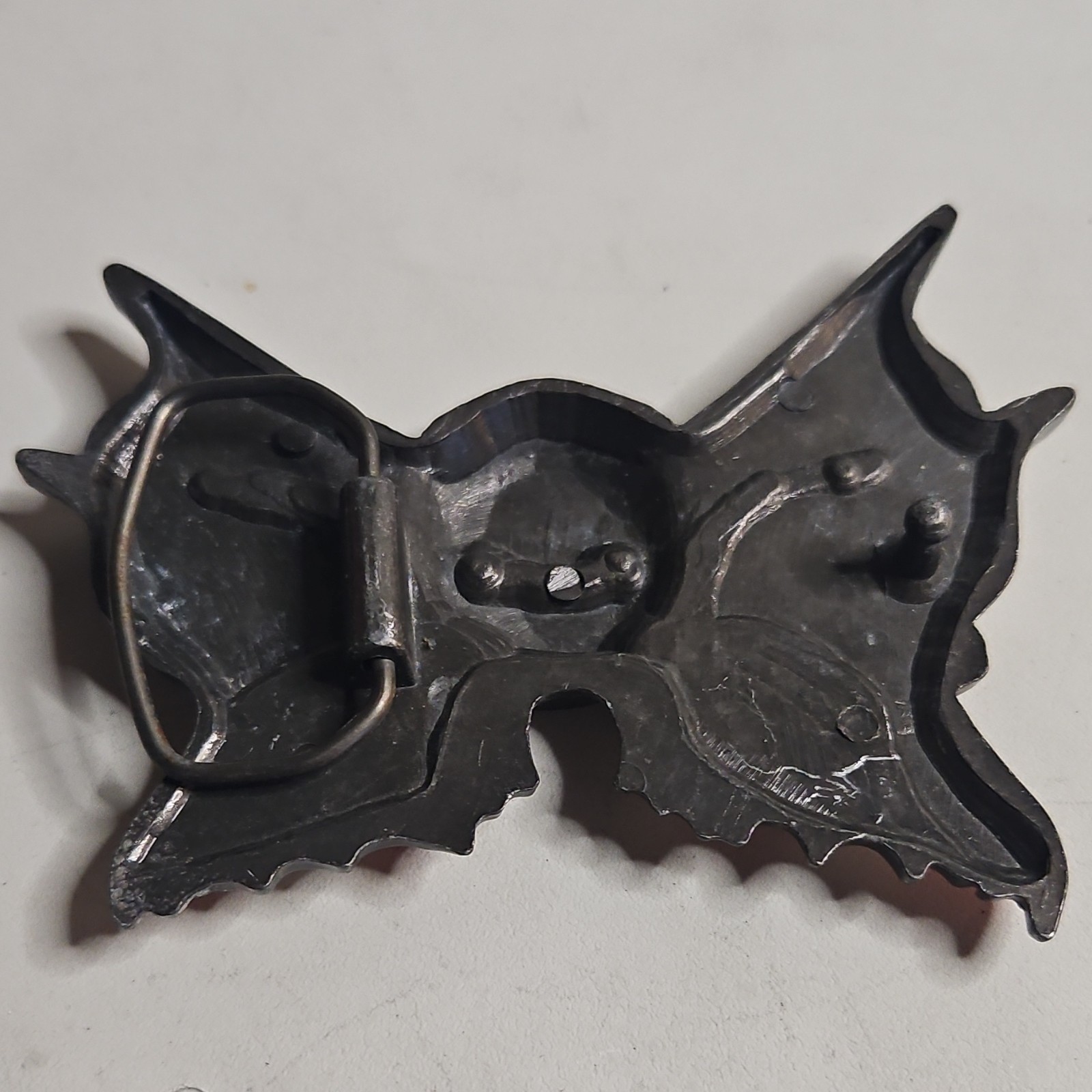 Men&rsquo;s Belt Buckle Skull Crossbones Red White Blue Biker Flag