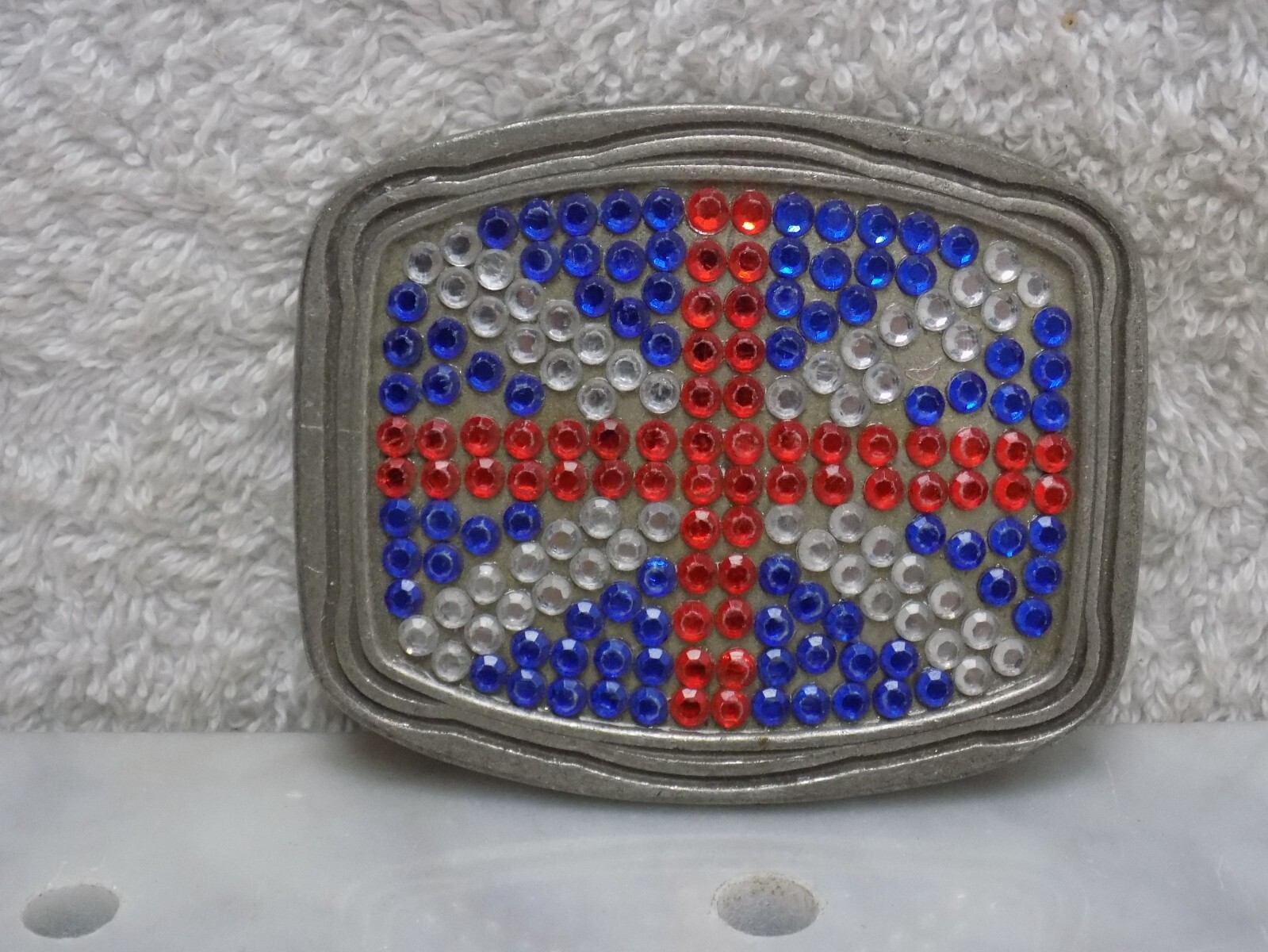 BELT BUCKLE – NICE RED-WHITE & BLUE BELT BUCKLE