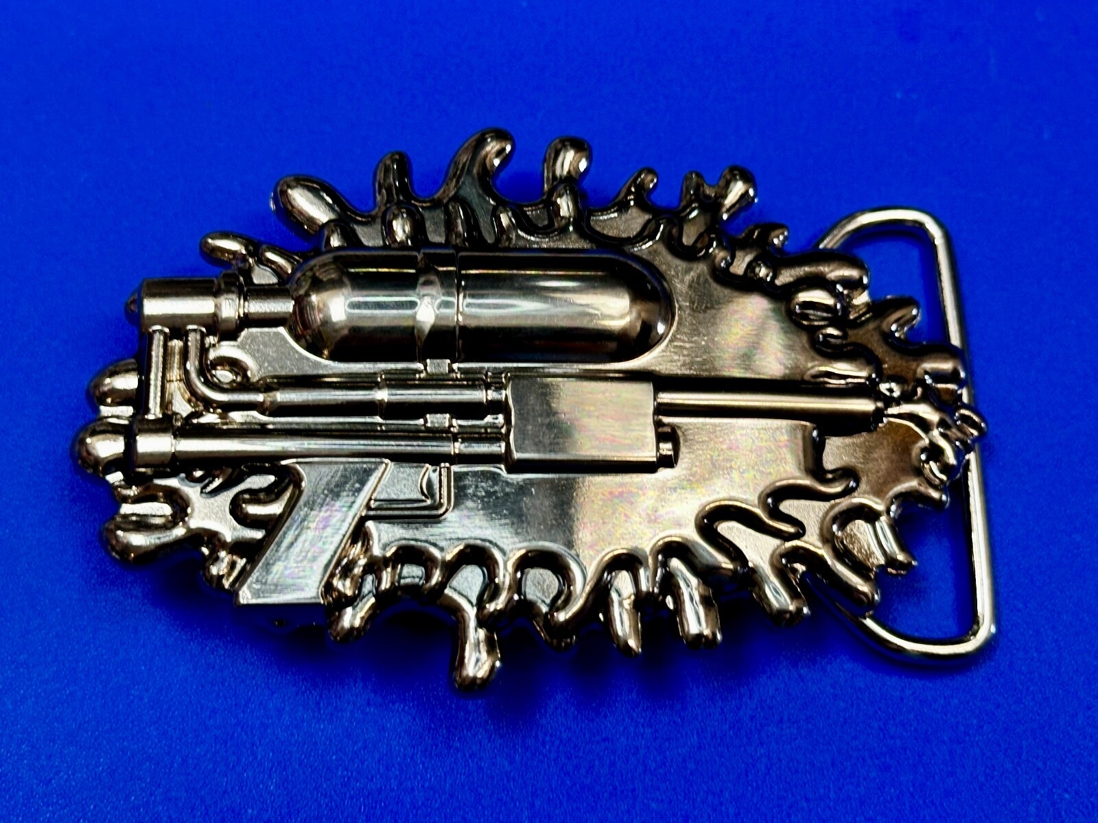 Water Squirt Gun – Alien Martian Shooter! Silver color 2005 SMC Gun Belt Buckle