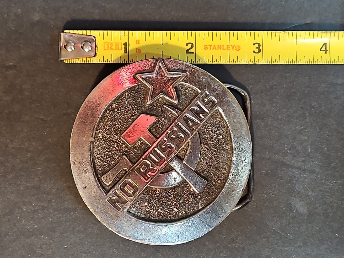 BELT BUCKLE « No Russians » The Great American Buckle Co. 1980 Limited Edition 927