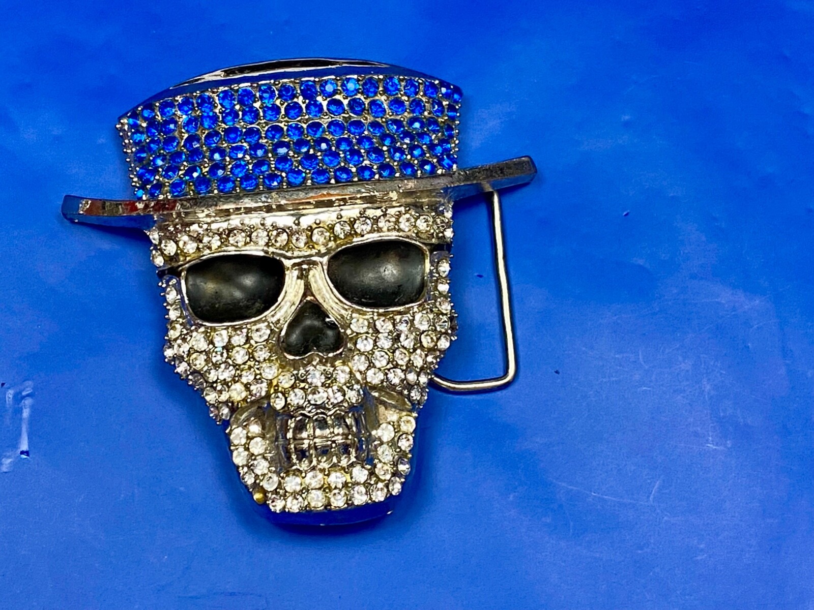 Figural Skull In Top Hat – Major Blue & White Rhinestone&rsquo;s! Belt Buckle