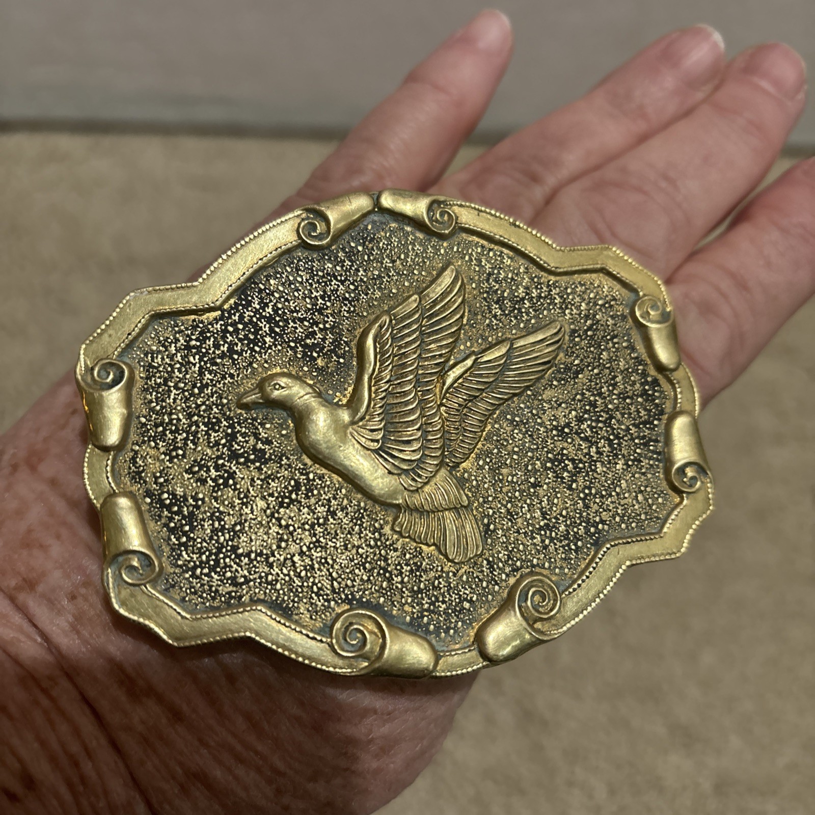PHEASANT IN FLIGHT FLYING BIRD WILDLIFE HUNTING BRASS TONED BELT BUCKLE
