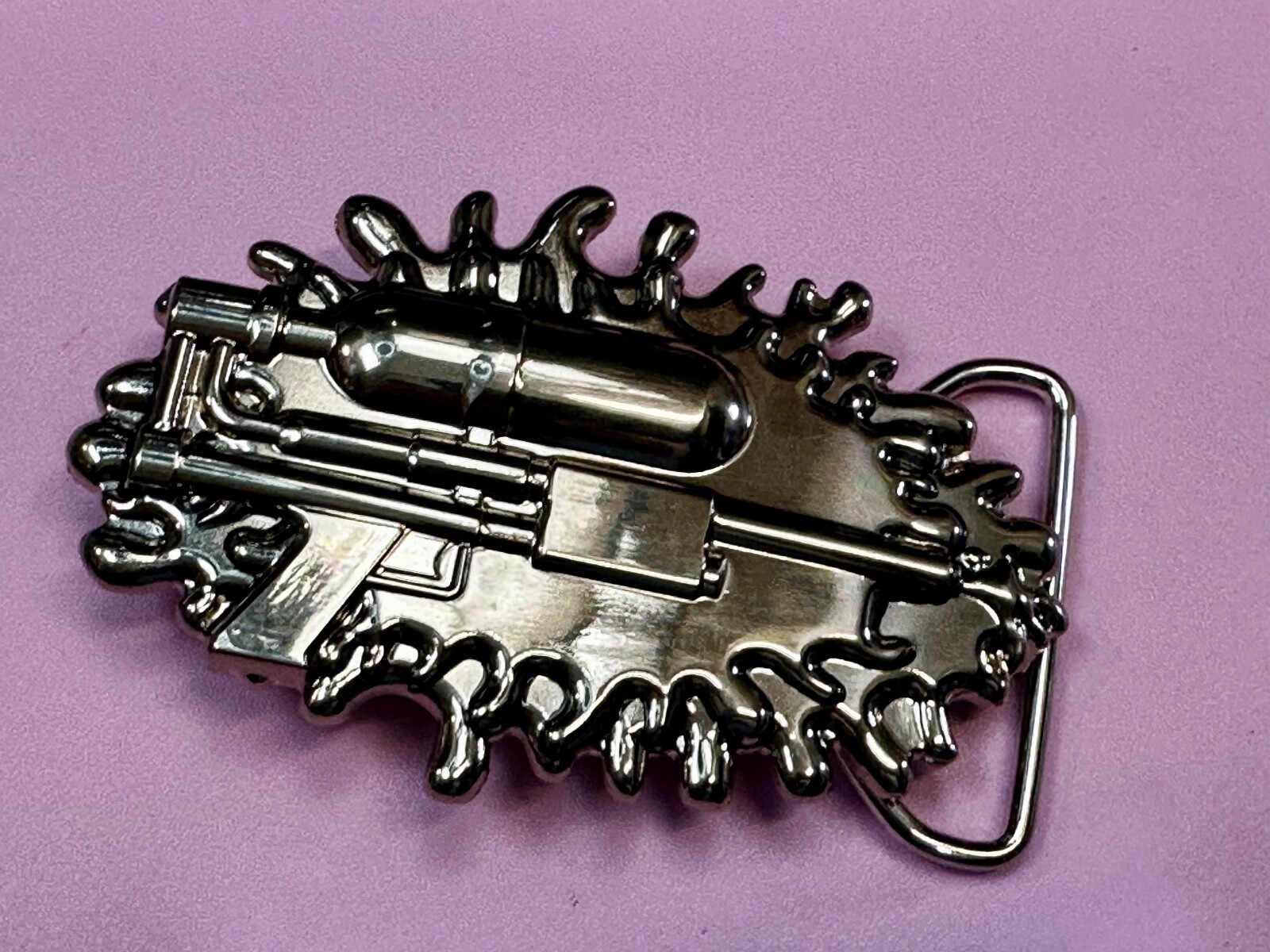 Water Squirt Gun – Alien Martian Shooter! Silver color 2005 SMC Gun Belt Buckle