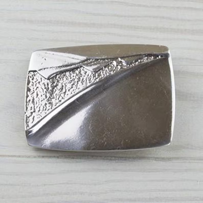 Rectangular Metal Belt Buckle in Industrial Design – Modern & Masculine