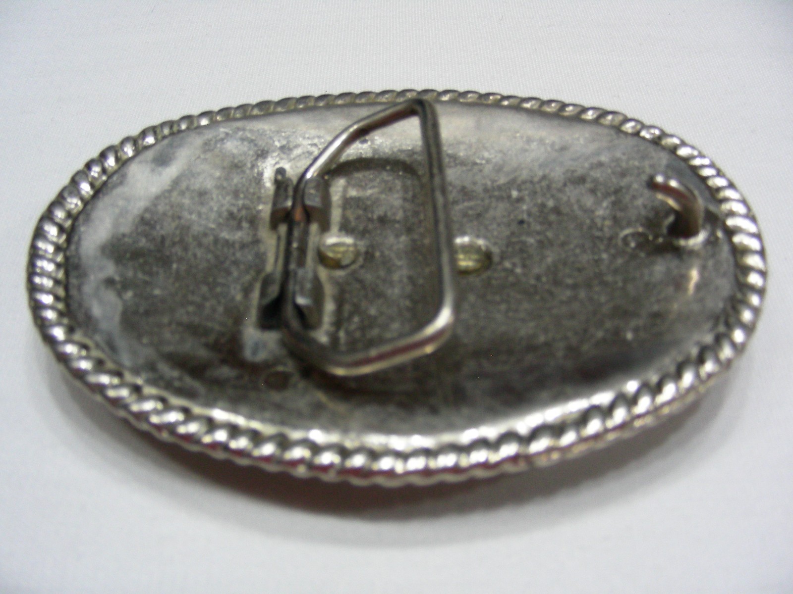 SLIVER EAGLE – ROUND – 2.75&Prime; X 3.5&Prime; METAL BELT BUCKLE!