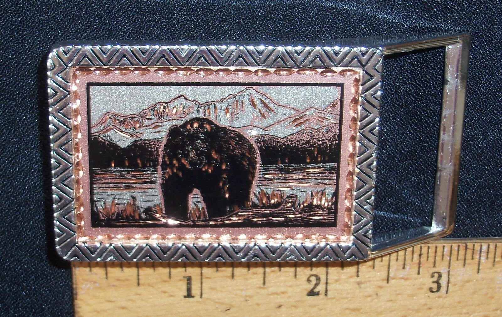 2 1/2&Prime; DRESS SIZE BELT BUCKLE W/COPPER & SILVER-PLATE GRIZZLY BEAR/SHORE SCENE