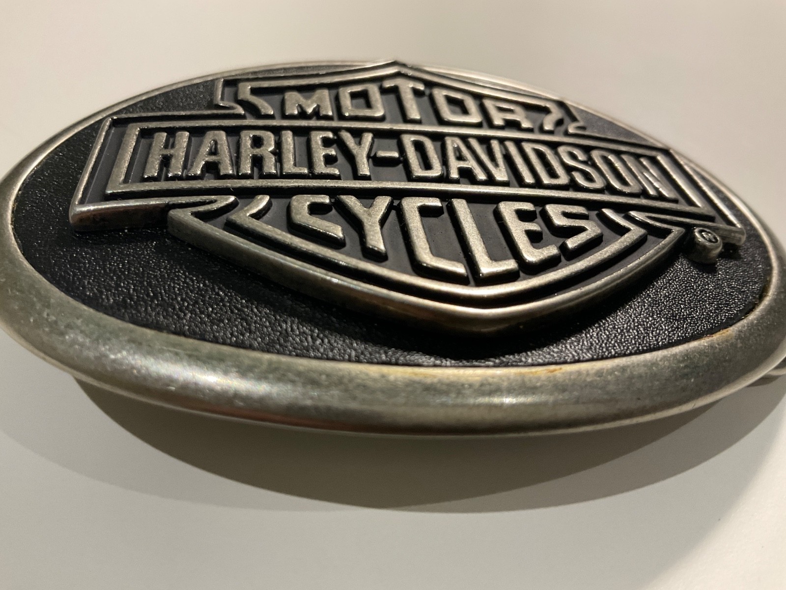 Harley-Davidson buckle w/ Bar&Shield.Antique nickel .Leather patch.#HDMBU10069.