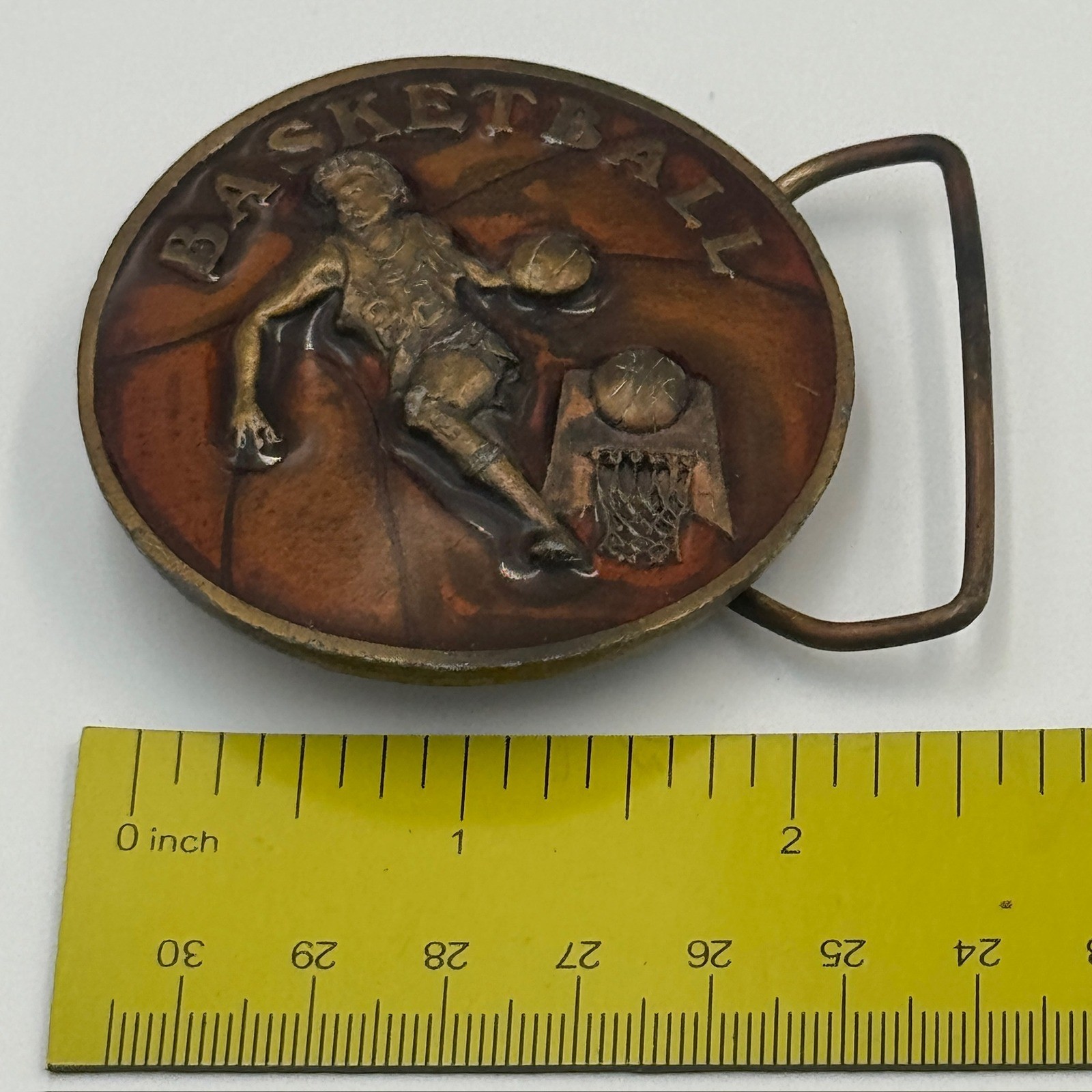 Vintage Basketball Player 3D Relief Round Belt Buckle Bronze Tone Retro Sports