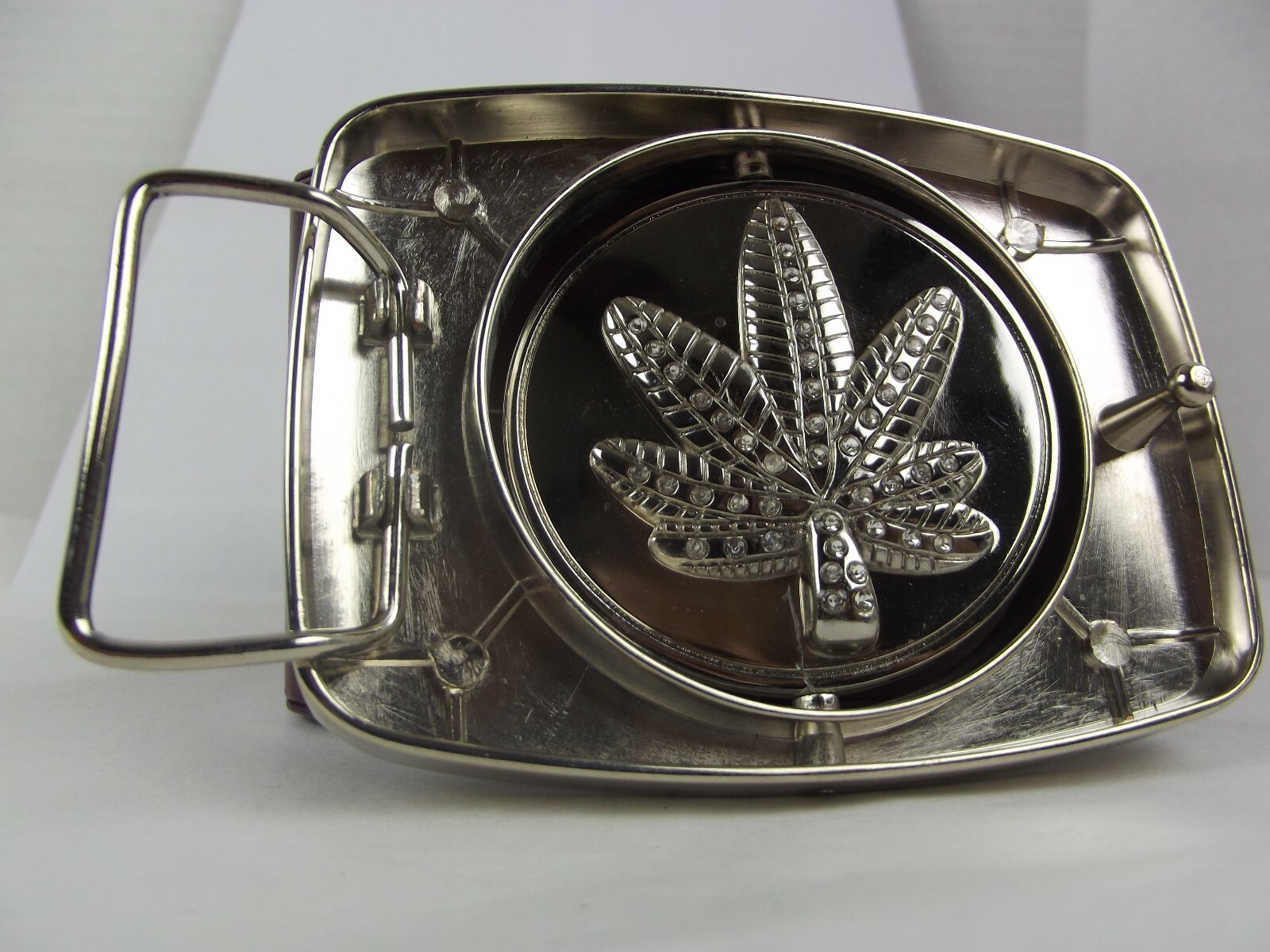 New Belt Buckle Marijuana middle spins Either Gold or Silver Leaf MJ Pot Weed