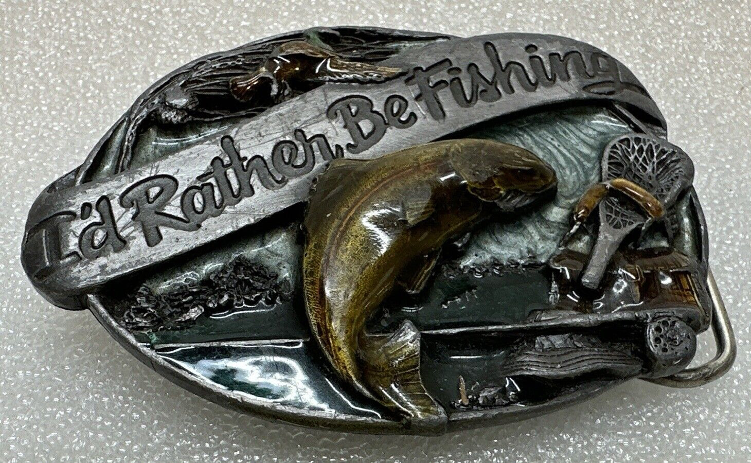 1985 Siskiyou Buckle Co. I&rsquo;d Rather Be Fishing Belt Buckle USA M-30 Enameled