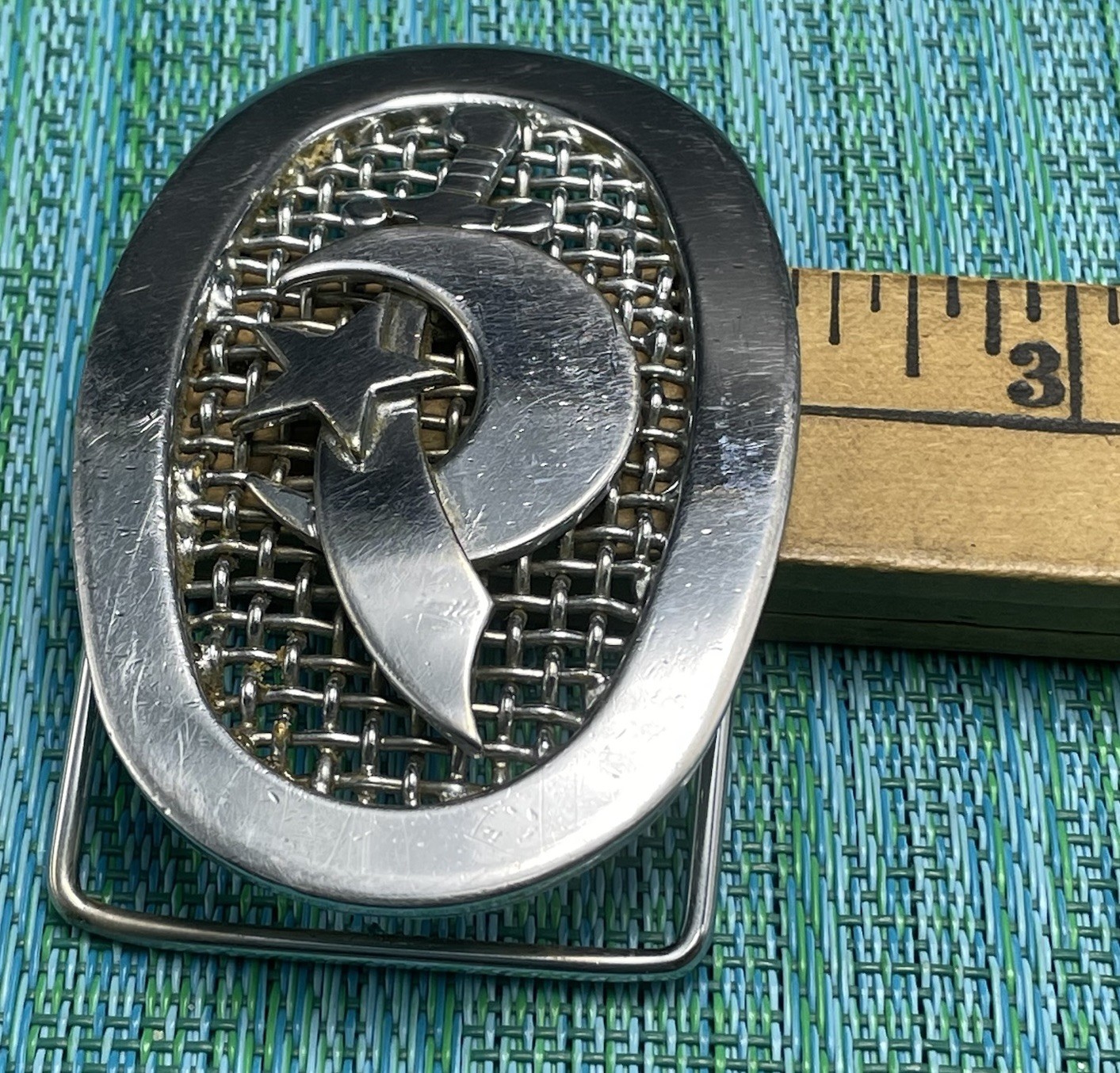 Vtg Shriners Belt Buckle Silver Tone Mesh Backdrop – Sword Moon Stars – Oval