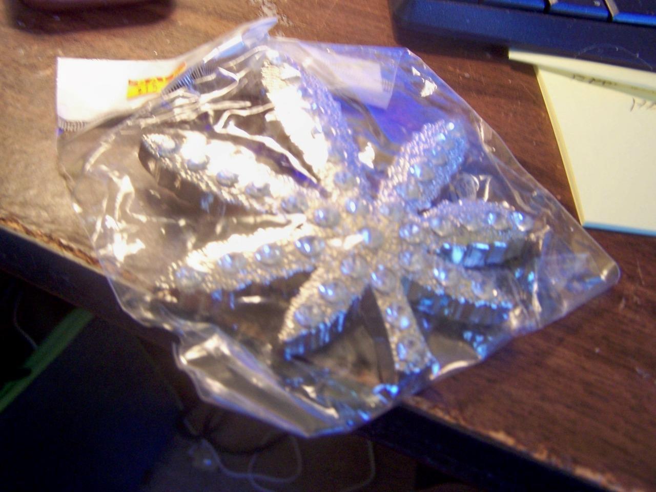 Classic 4.25” Belt Buckle Marijuana Cannabis Leaf silver & Rhinestone