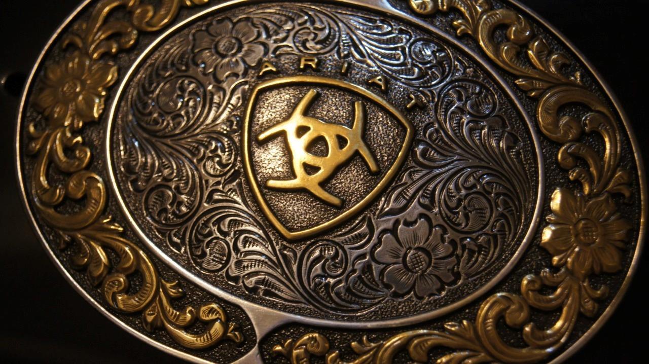 Ariat® Oval Engraved Silver & Gold tone Belt Buckle A37020