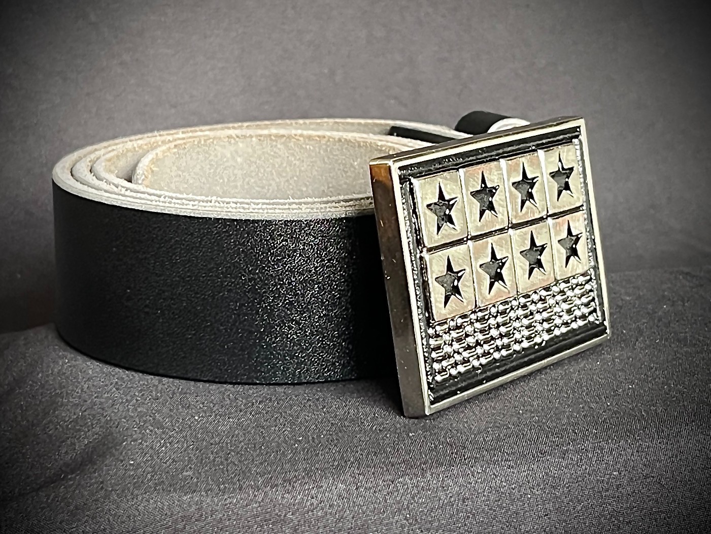 « 8 Tarnished Stars » Military Industrial Belt Buckle Black Leather Darren McNeese