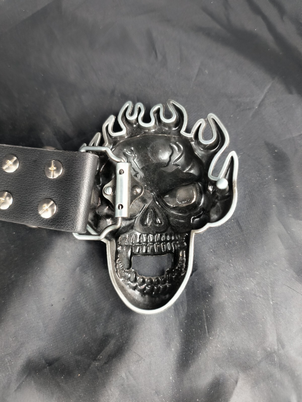 Silver Toned Skull Belt Buckle With Black Belt Size 42&prime;